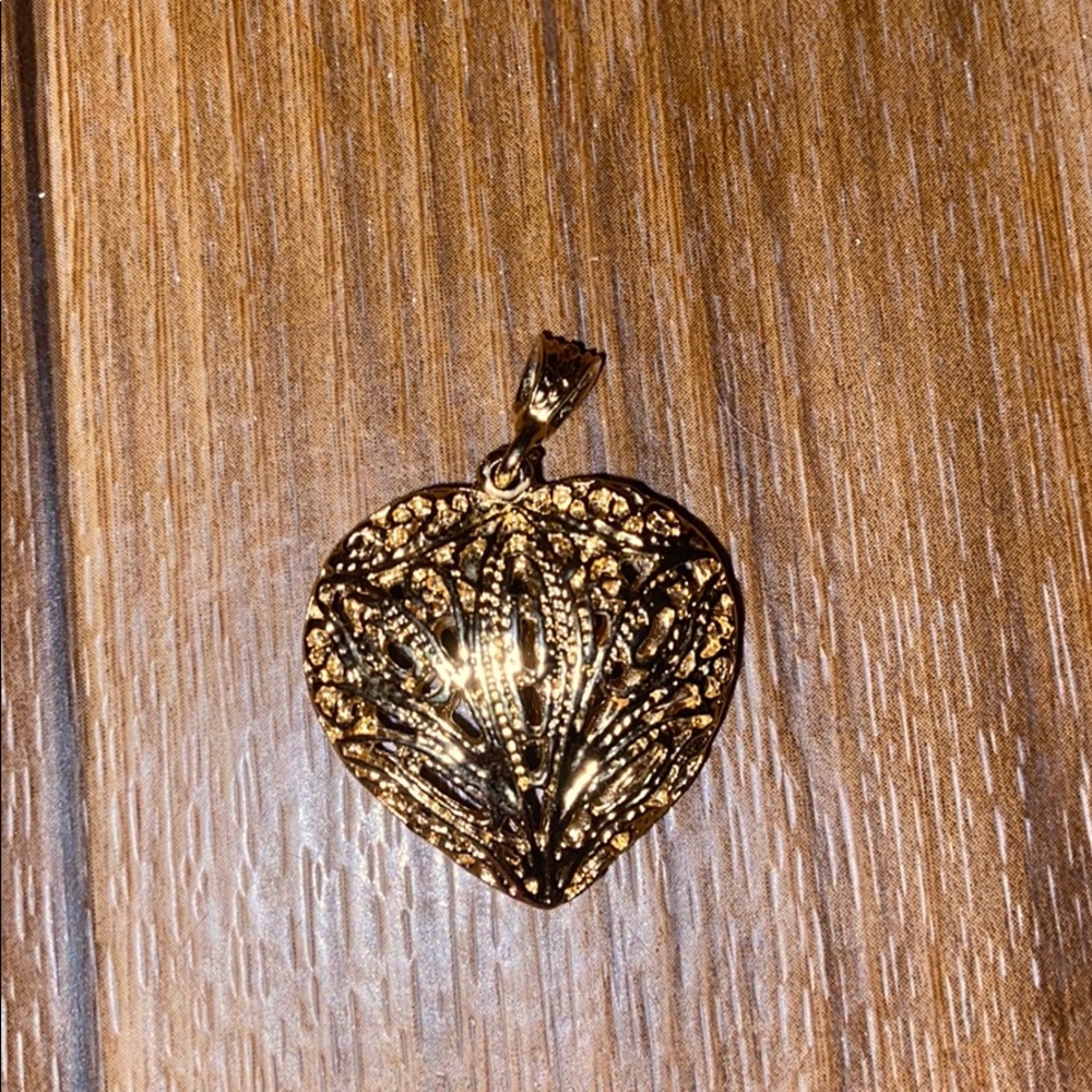 Gold plated heart necklace pendent